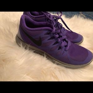 Women’s Nike sneakers